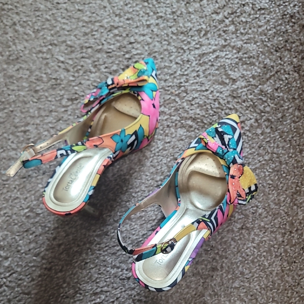 Torta Caliente Multicolor Floral Slingback Heels